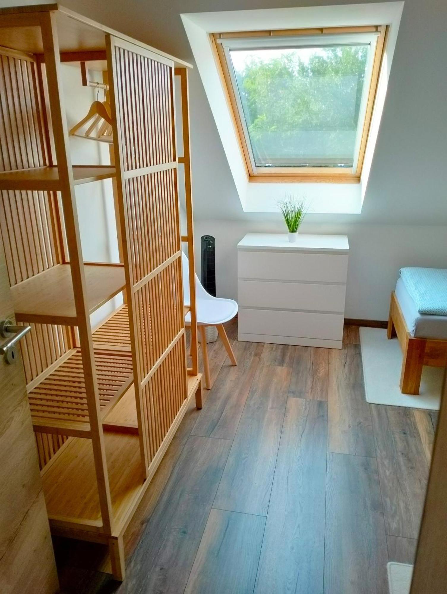 Apartment Am Waldesrand: Garden Retreat With Family-friendly Amenities Cottbus